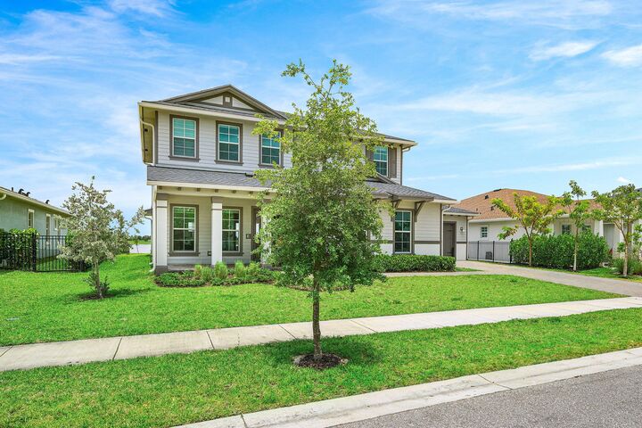 Property Photo: 655 Hookline Circle FL 33470