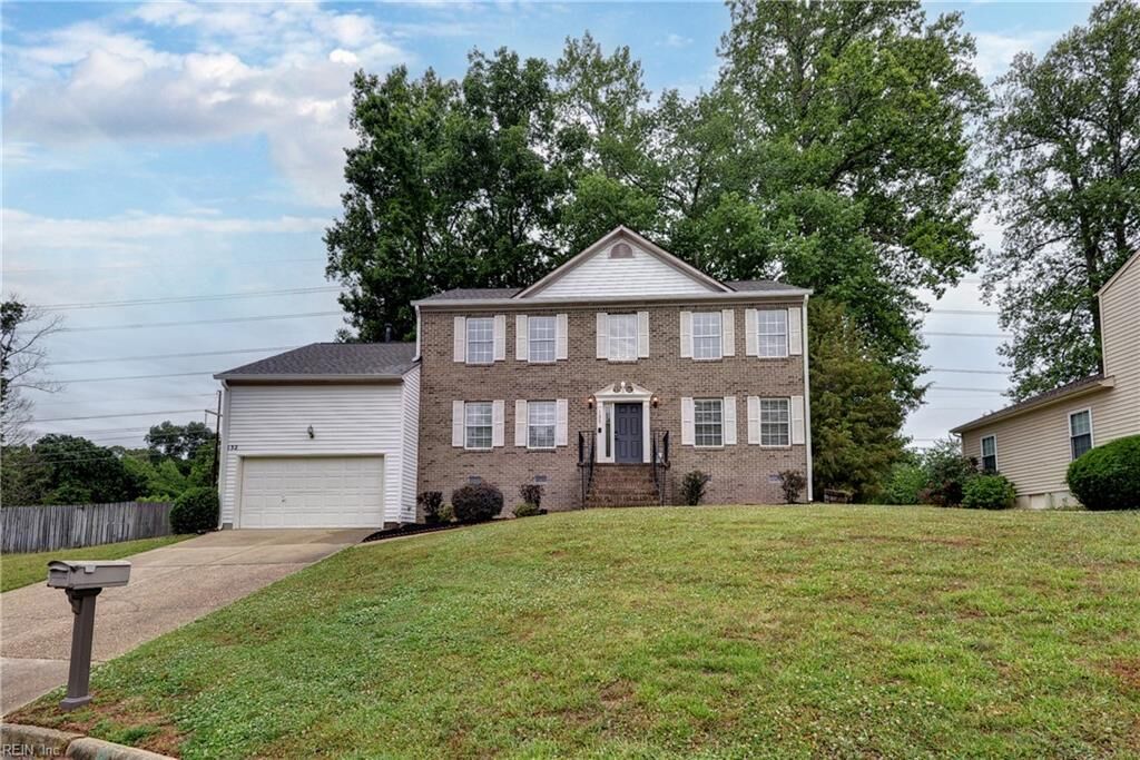Property Photo: 132 Wellington Dr VA 23185