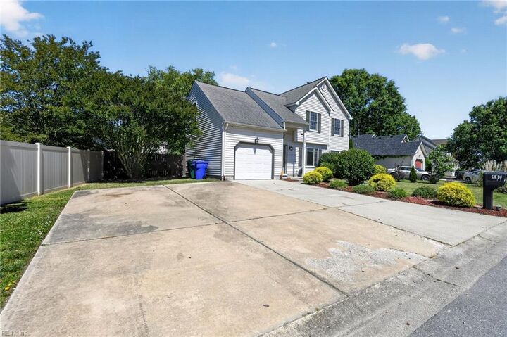 Property Photo: 113 Ashford Dr VA 23434