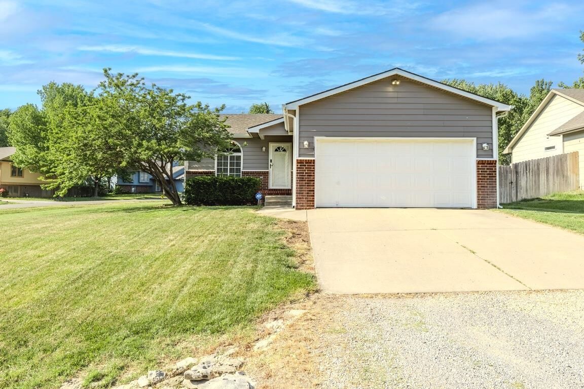 Property Photo:  418 W Woodland Dr  KS 67037 