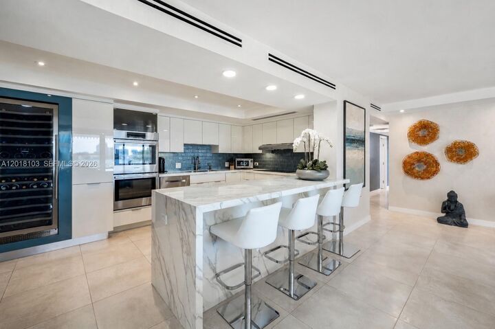 Property Photo:  3 Grove Isle Dr C410  FL 33133 