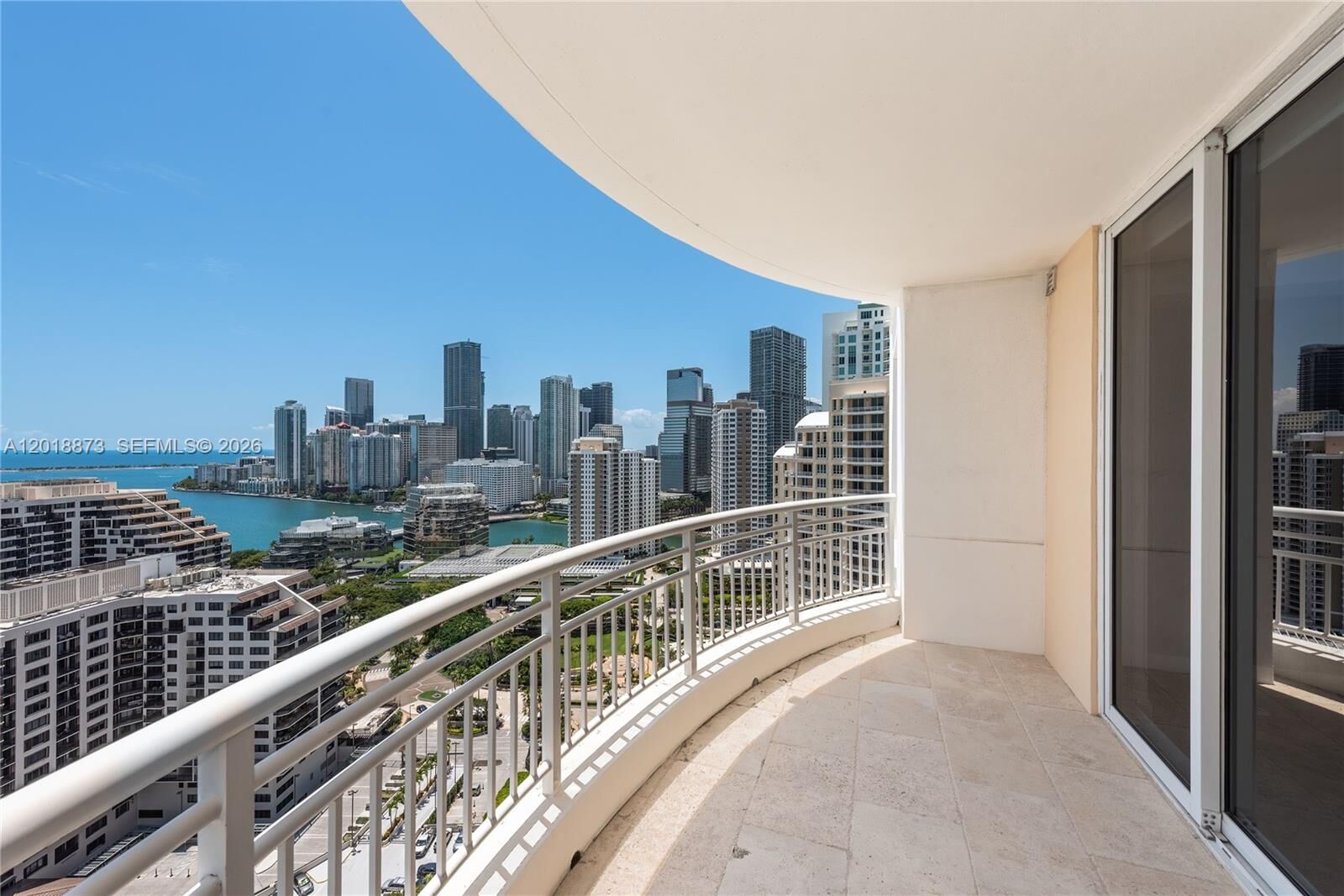 Property Photo: 848 Brickell Key Dr 2703 FL 33131
