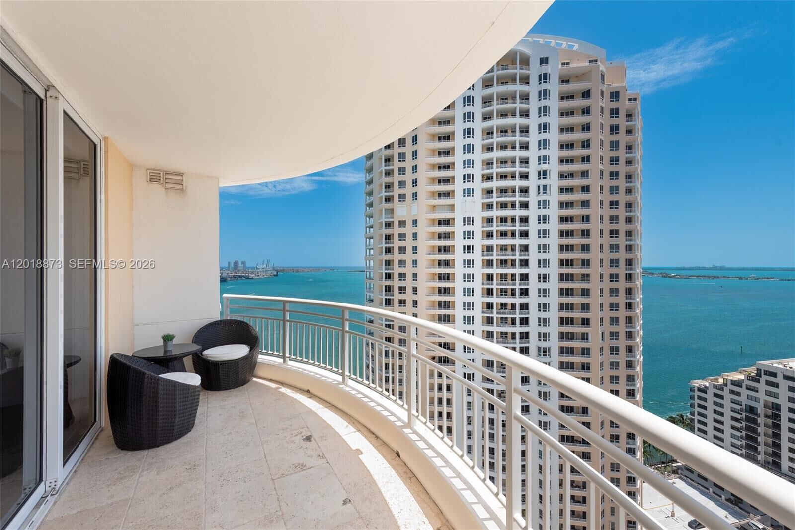 Property Photo:  848 Brickell Key Dr 2703  FL 33131 