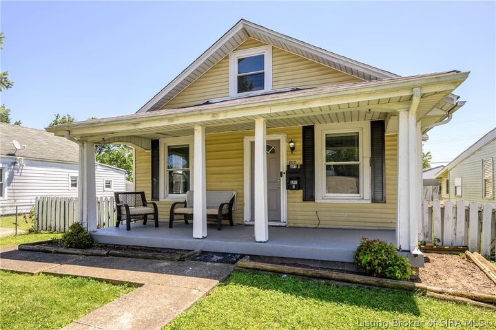Property Photo: 2112 E Market Street IN 47150