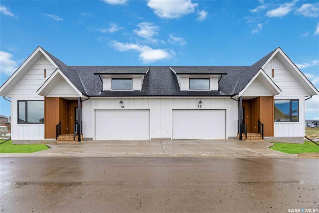 Property Photo: 105 Hathway Crescent 40 SK S7V 0P5