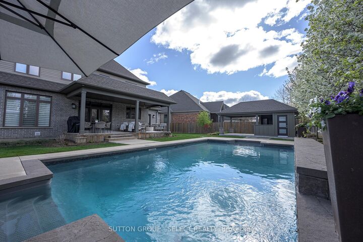 Property Photo: 430 Bradwell Chase ON N6G 0P7