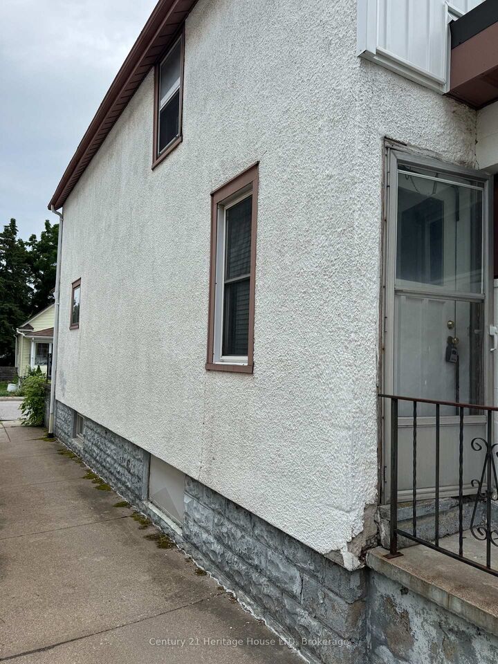 Property Photo: 4688 Ryerson Crescent ON L2E 1E5