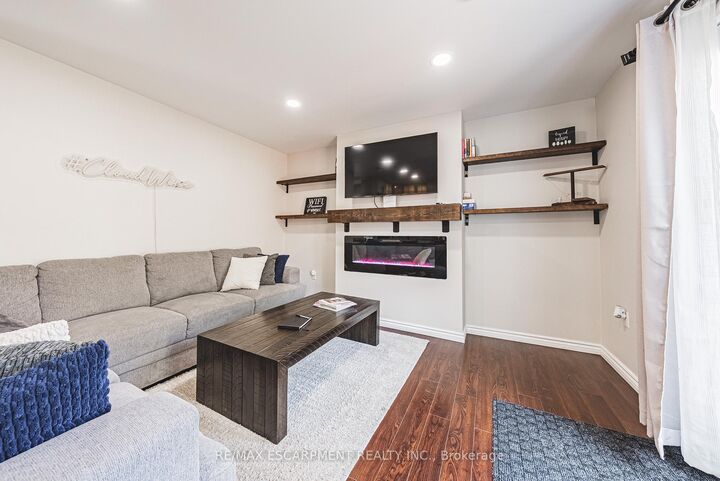 Property Photo: 3865 Victoria Avenue ON L0R 2C0