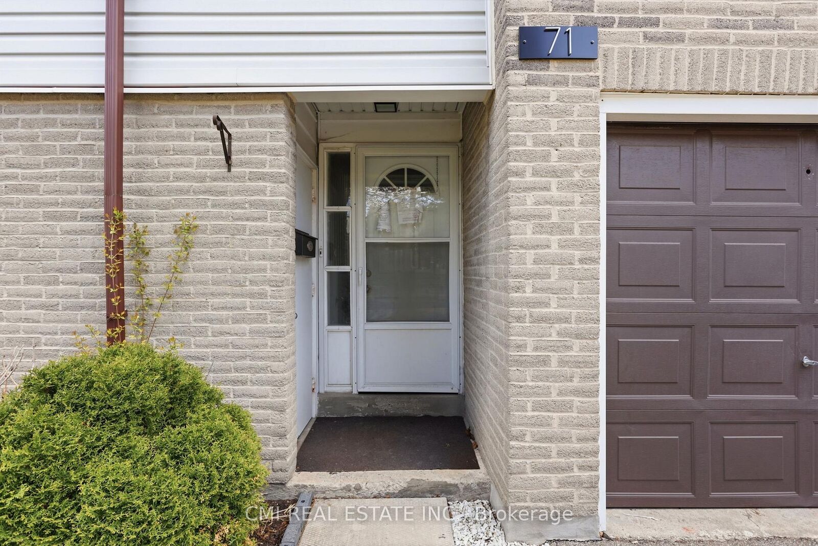 Property Photo: 2440 Bromsgrove Road 71 ON L5J 4J7