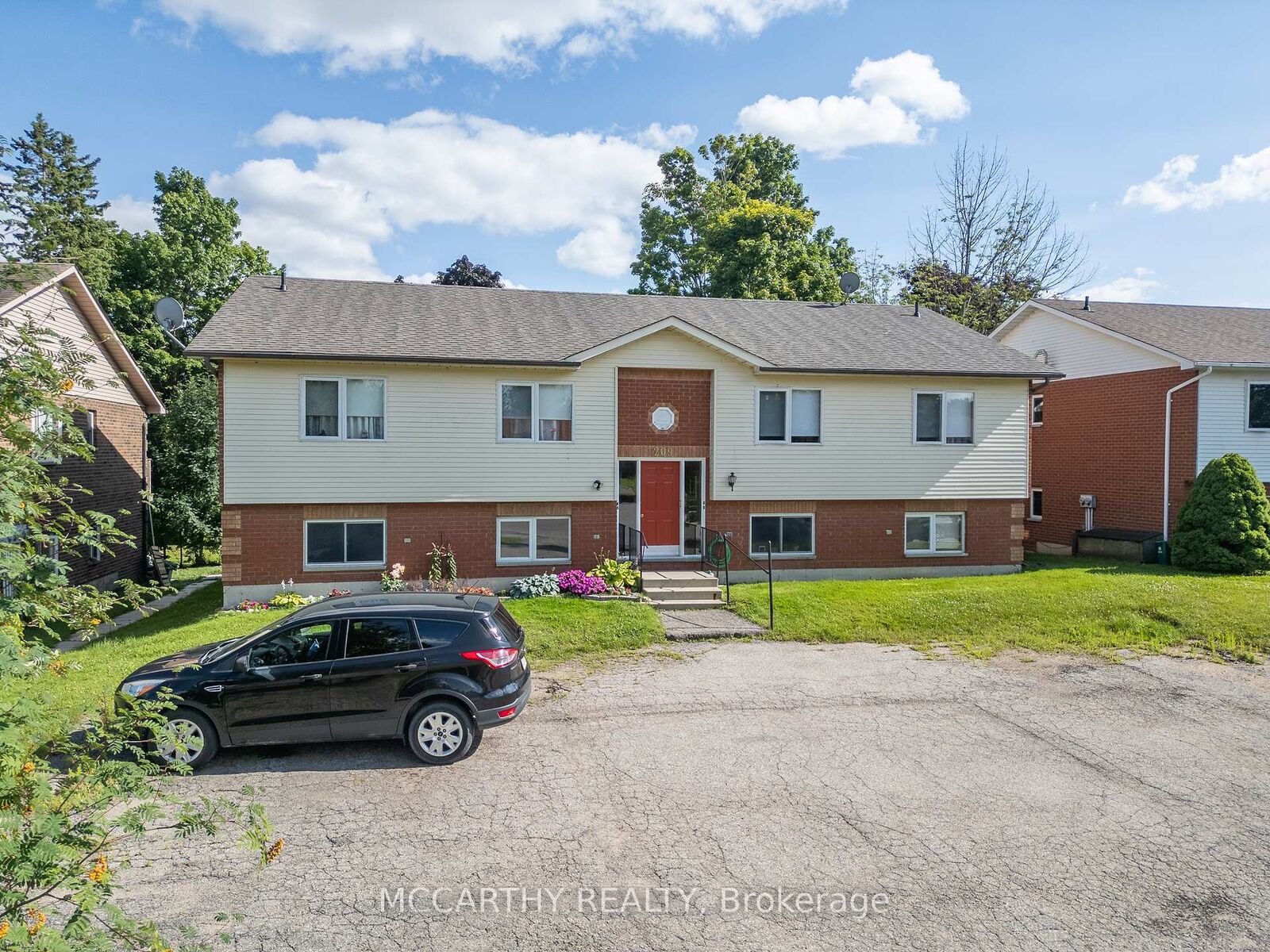 Property Photo: 209 Sarah Court ON L9V 2Z8