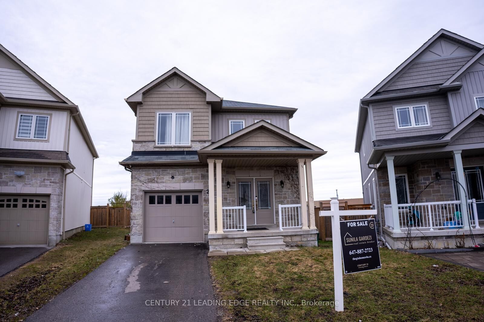 Property Photo: 27 Mantz Crescent ON L1R 0L3
