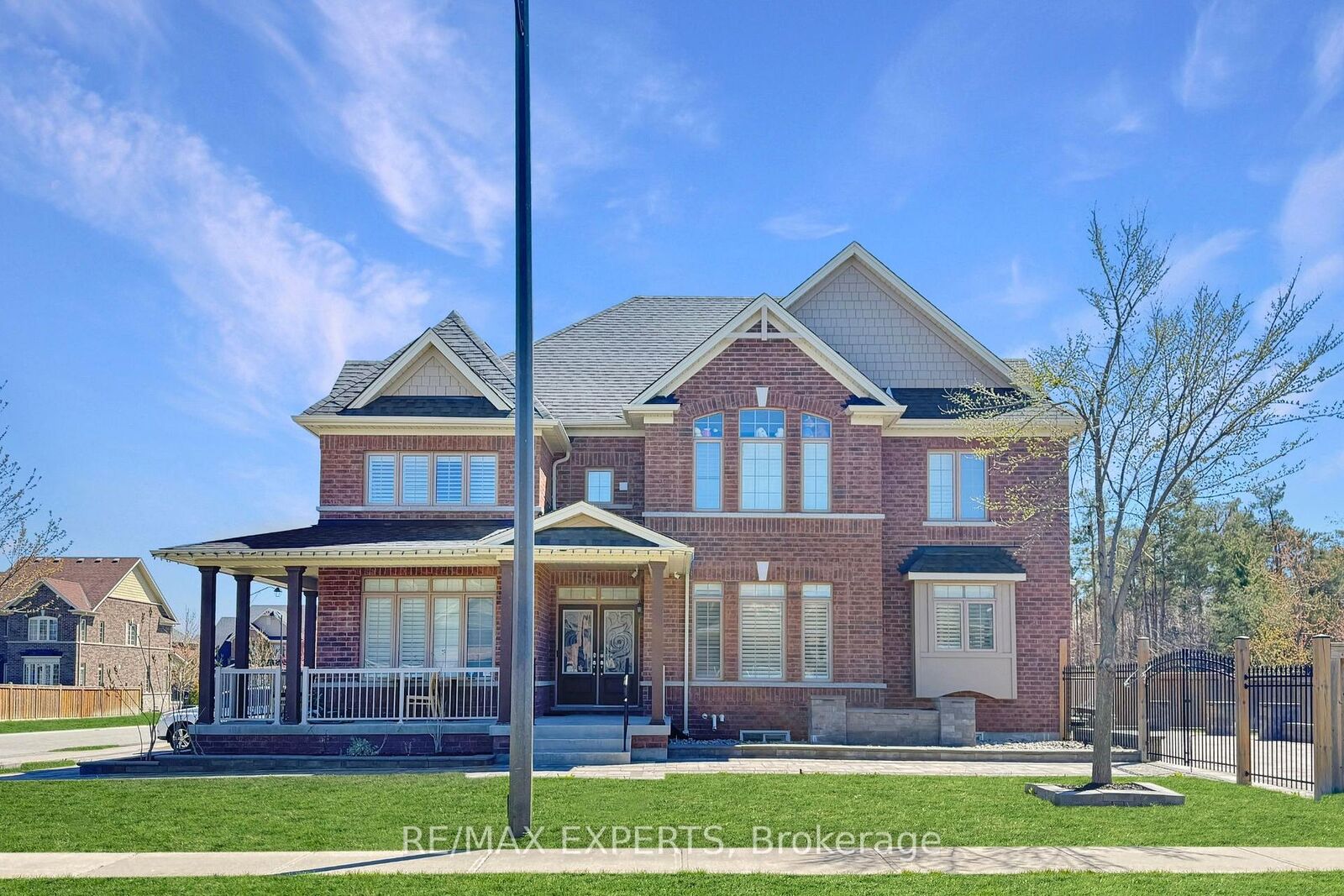 Property Photo: 22 Travers Gate ON L9X 0S8