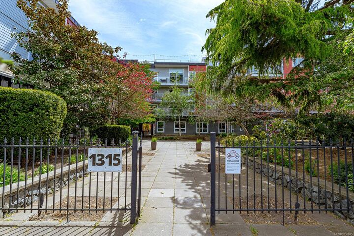 Property Photo:  1315 Esquimalt Rd 216  BC V9A 3P5 