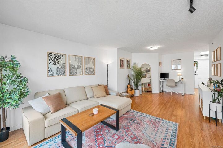 Property Photo:  520 Dunedin St 409  BC V8T 2L6 