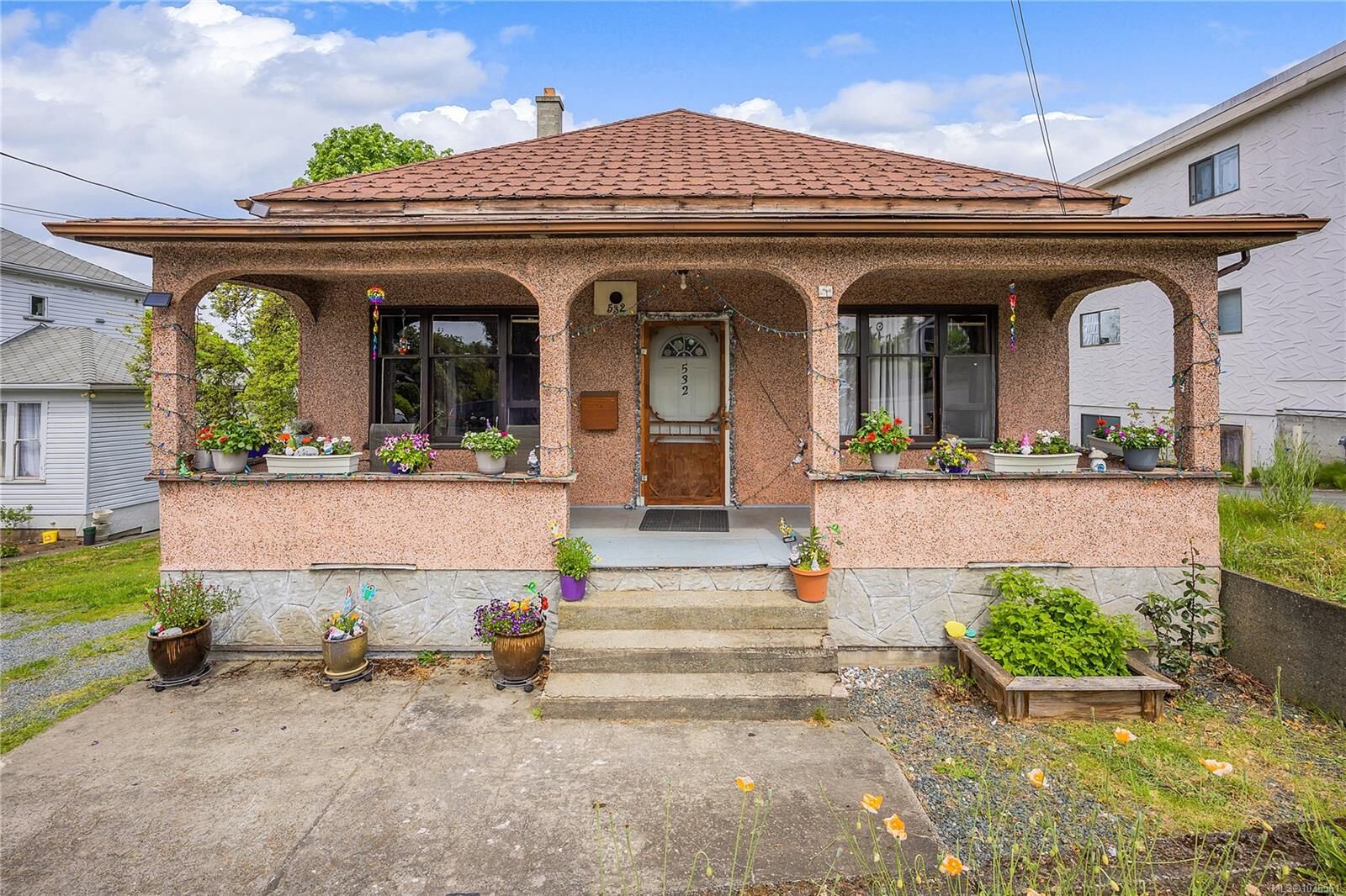 Property Photo:  532 Prideaux St  BC V9R 2N7 