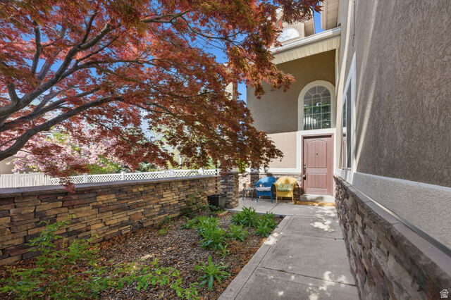 Property Photo:  7910 S Pear Tree Cir E  UT 84094 