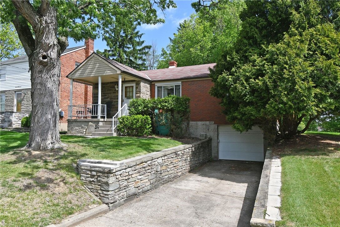Property Photo:  801 Highview Rd  PA 15234 