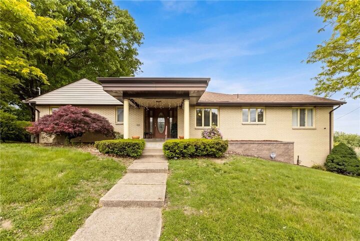 Property Photo:  200 Marshall Dr  PA 15132 