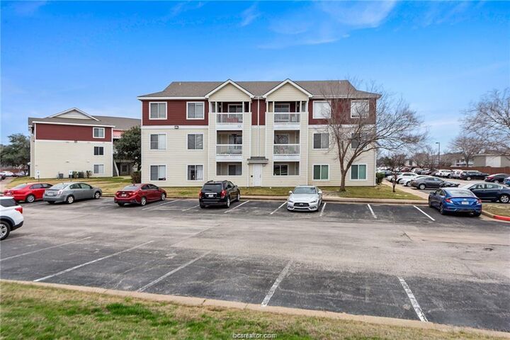 Property Photo: 515 Southwest Parkway 301 TX 77840
