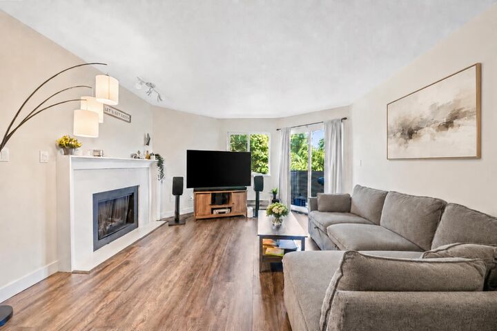 Property Photo: 11963 223 Street 209 BC V2X 5Y4