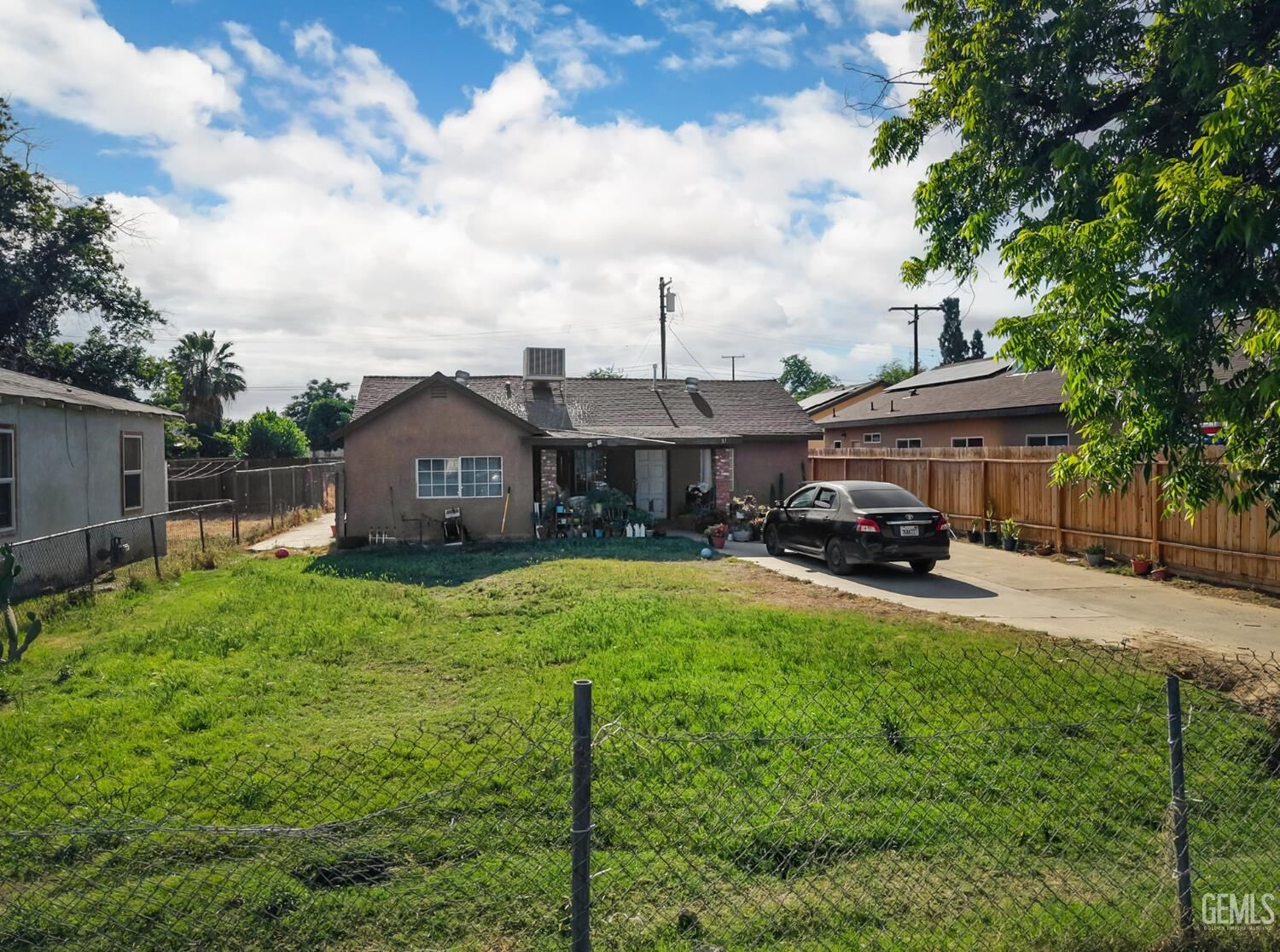 Property Photo:  310 Madison Street  CA 93307 