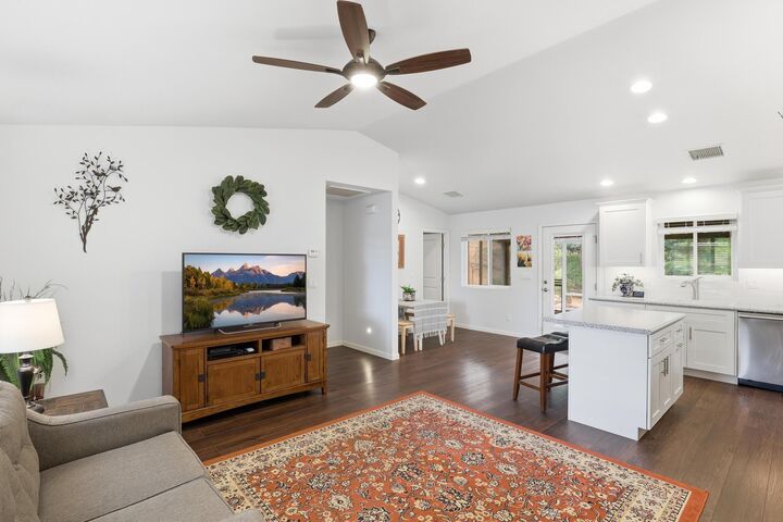 Property Photo: 811 W Cherry Street AZ 85541