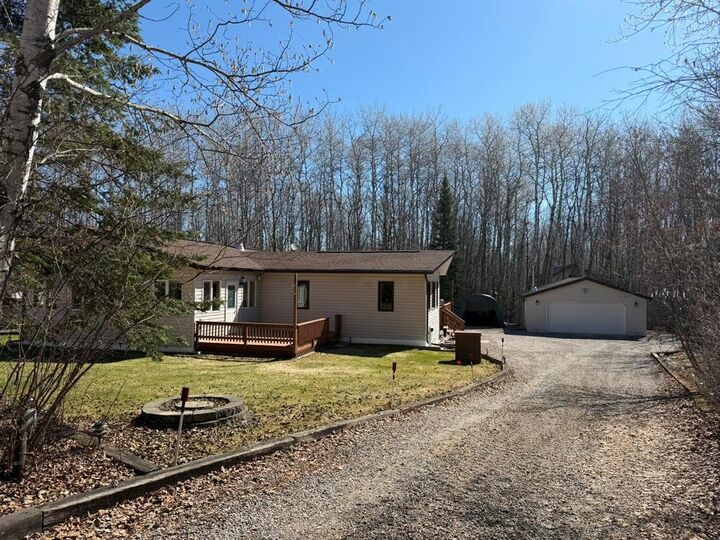 Property Photo:  3 Elizabeth Street  MB R0E 0C0 