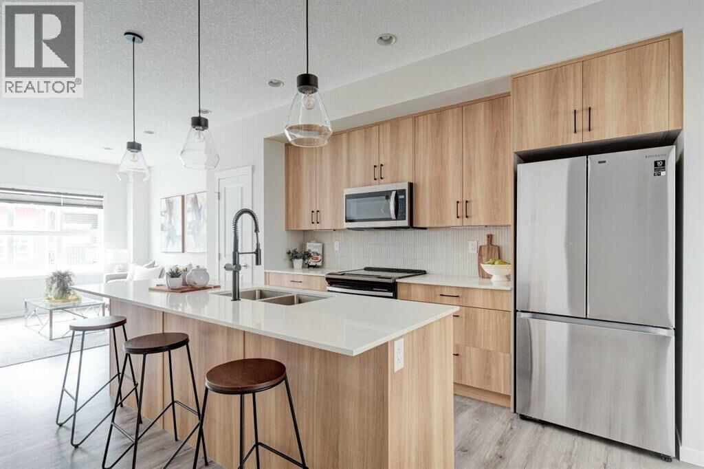 Property Photo:  355 Nolancrest Heights Northwest  AB T3R 0Z9 