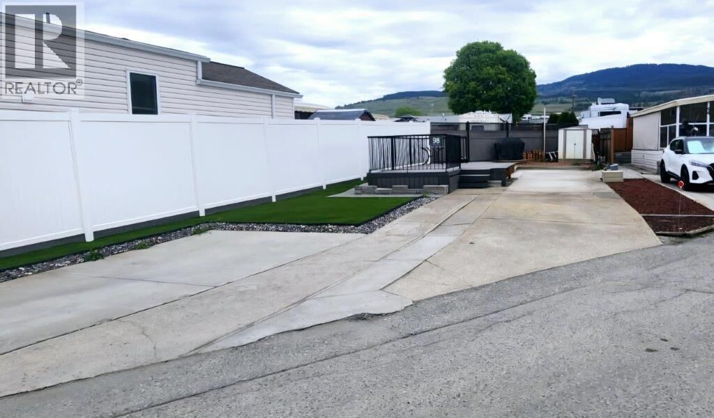 Property Photo:  415 Commonwealth Road 98  BC V4V 1P4 