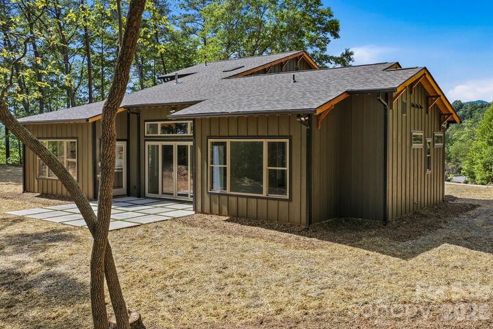 Property Photo:  121 Deer Jump Trail  NC 28746 