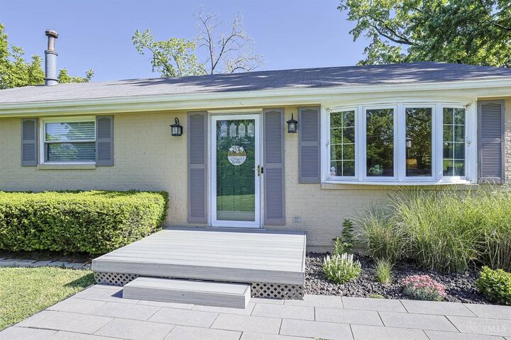 Property Photo:  5310 E Kemper Road  OH 45241 