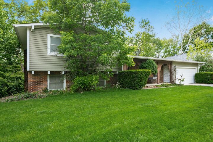Property Photo: 5725 Aspendale Drive OH 43235
