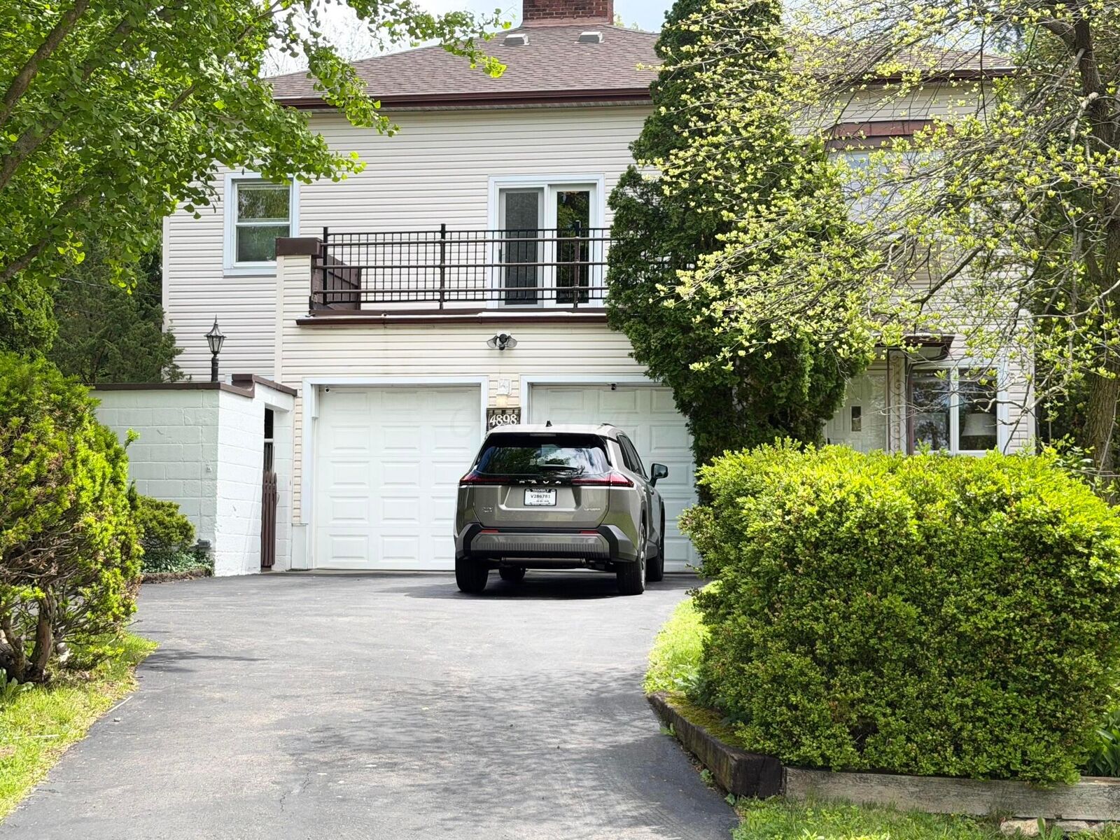 Property Photo:  4898 Sharon Avenue  OH 43214 