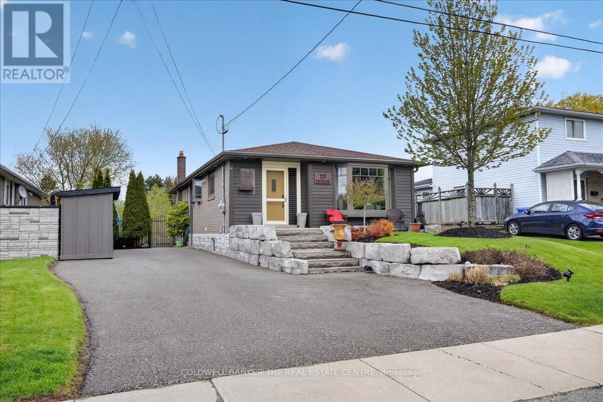 Property Photo: 117 Bolton Avenue ON L3Y 2X3