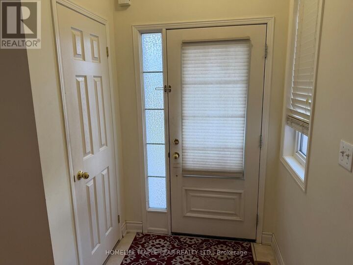 Property Photo:  4628 Sandford Farm Drive  ON L5V 0C1 