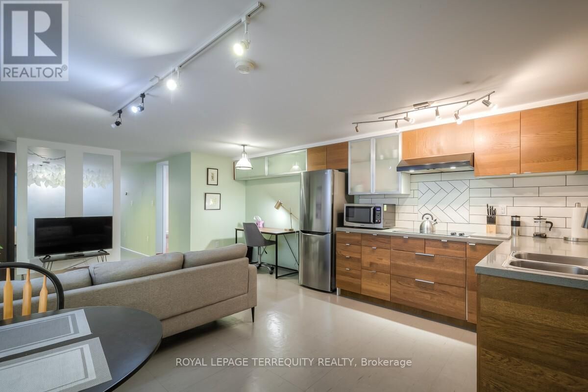Property Photo:  26A Scarlett Road Bsmt  ON M6N 4K1 