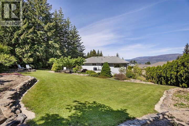 Property Photo: 2864 Hilltop Road BC V0E 2W1