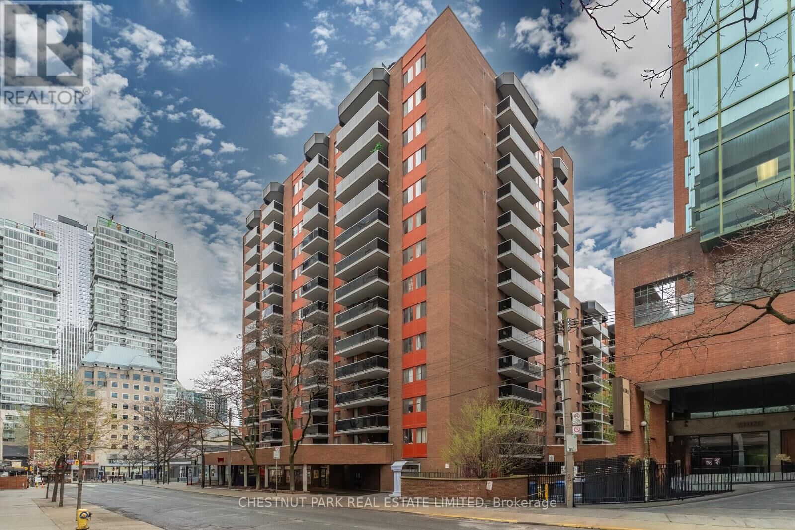 Property Photo:  20 Saint Patrick Street 715  ON M5T 2Y4 