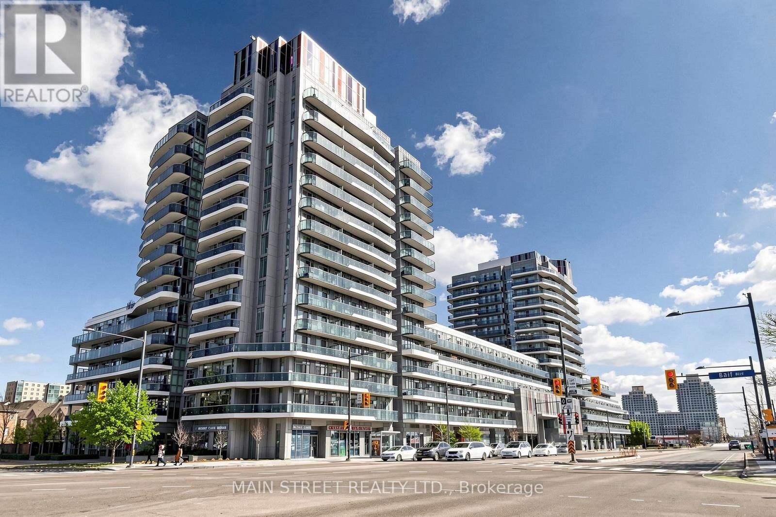 Property Photo:  9471 Yonge Street 334  ON L4C 0Z5 