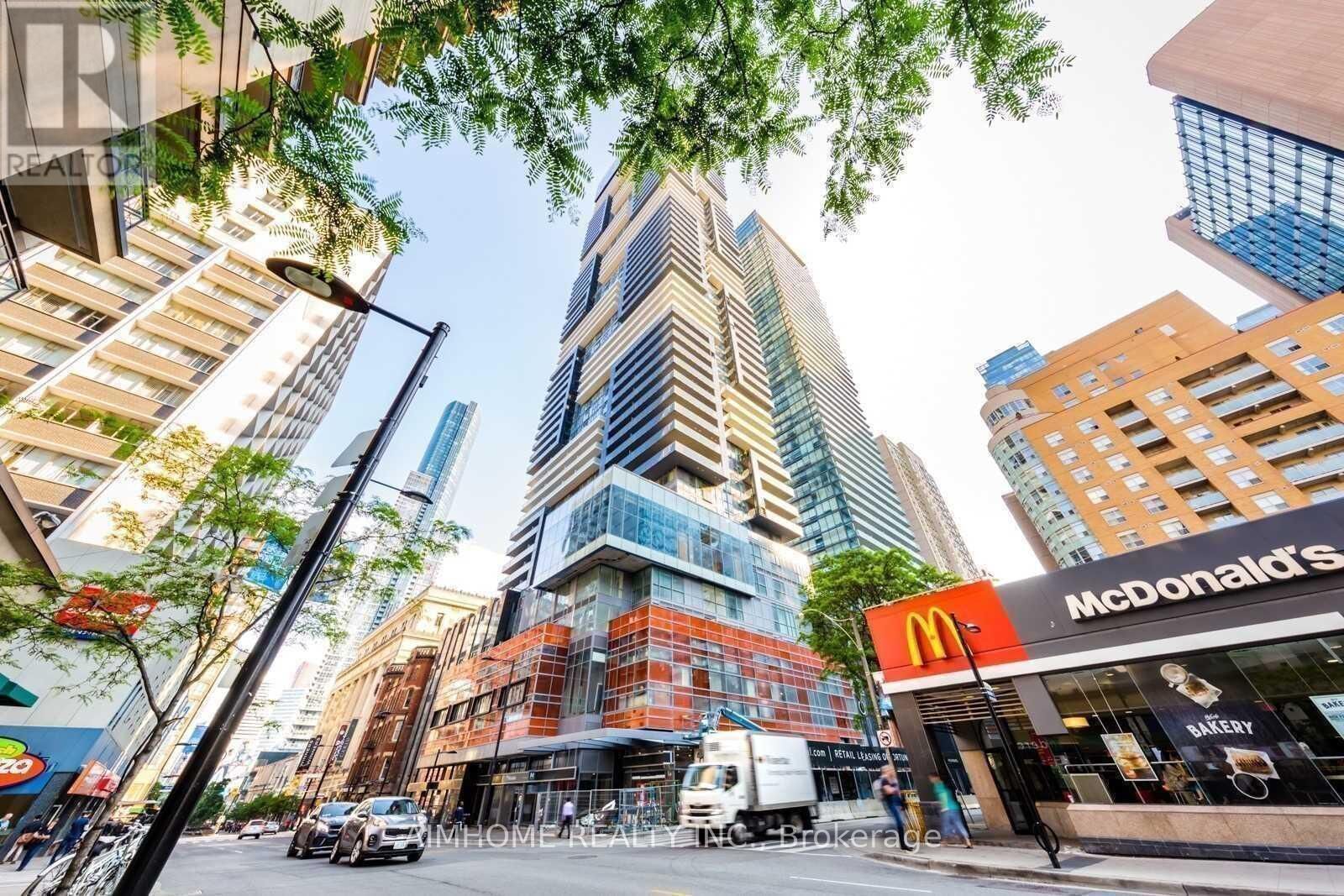 Property Photo:  7 Grenville Street 3507  ON M4Y 0E9 