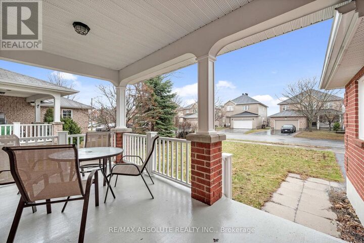 Property Photo:  70 Cedar Valley Drive  ON K2M 3A3 