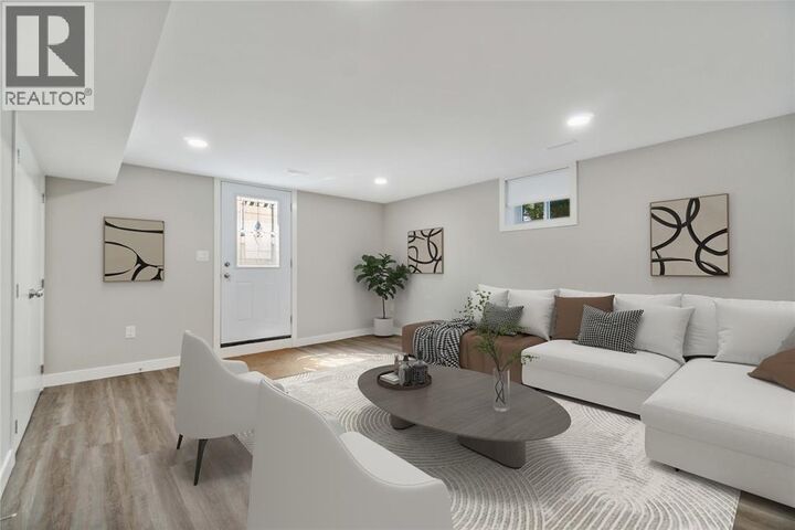 Property Photo:  67 Minto Street Lower  ON N7S 2R6 