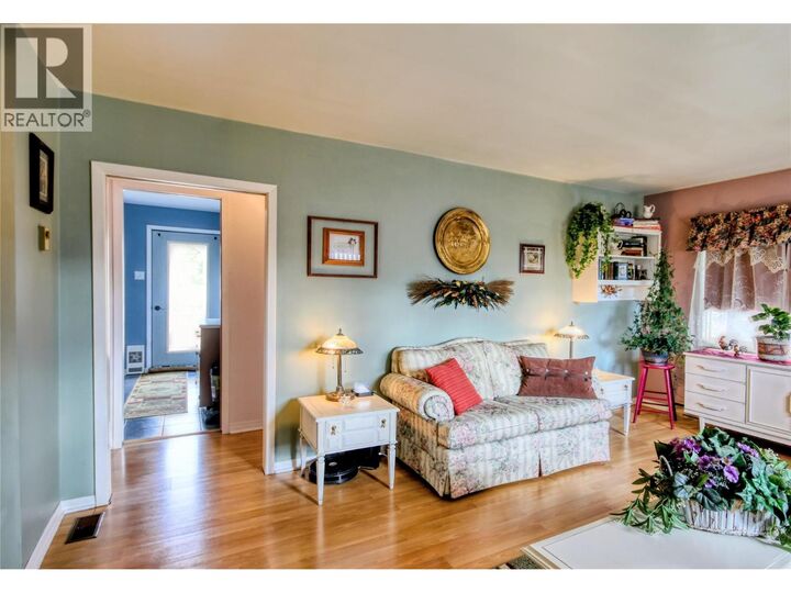 Property Photo: 4771 Burns Avenue BC V0B 1B0