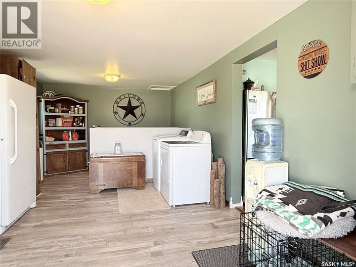 Property Photo:  374 8th Avenue W  SK S0A 2P0 