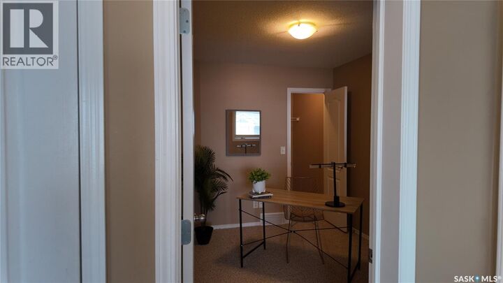 Property Photo:  E 4128 Buckingham Drive E  SK S4V 3A9 