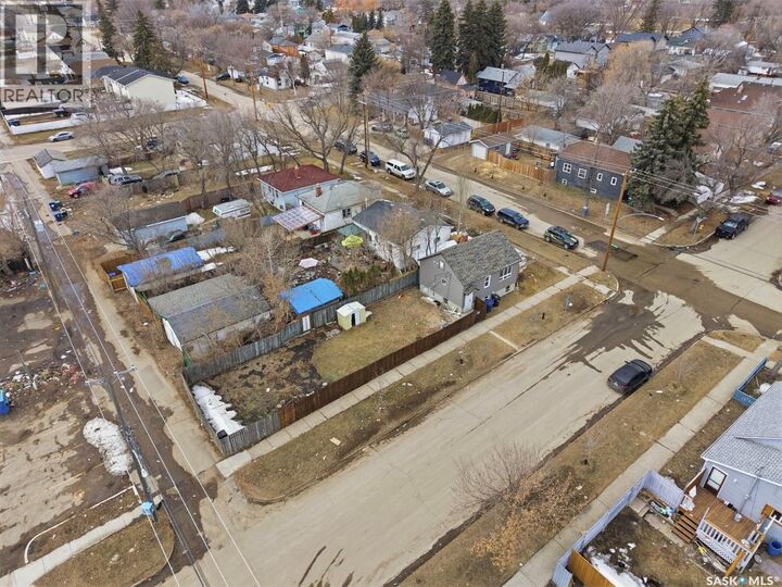Property Photo:  1001 23rd Street W  SK S7L 0A6 