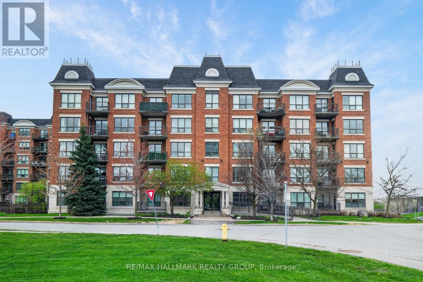 Property Photo:  1005 Beauparc Private 301  ON K1J 0A1 