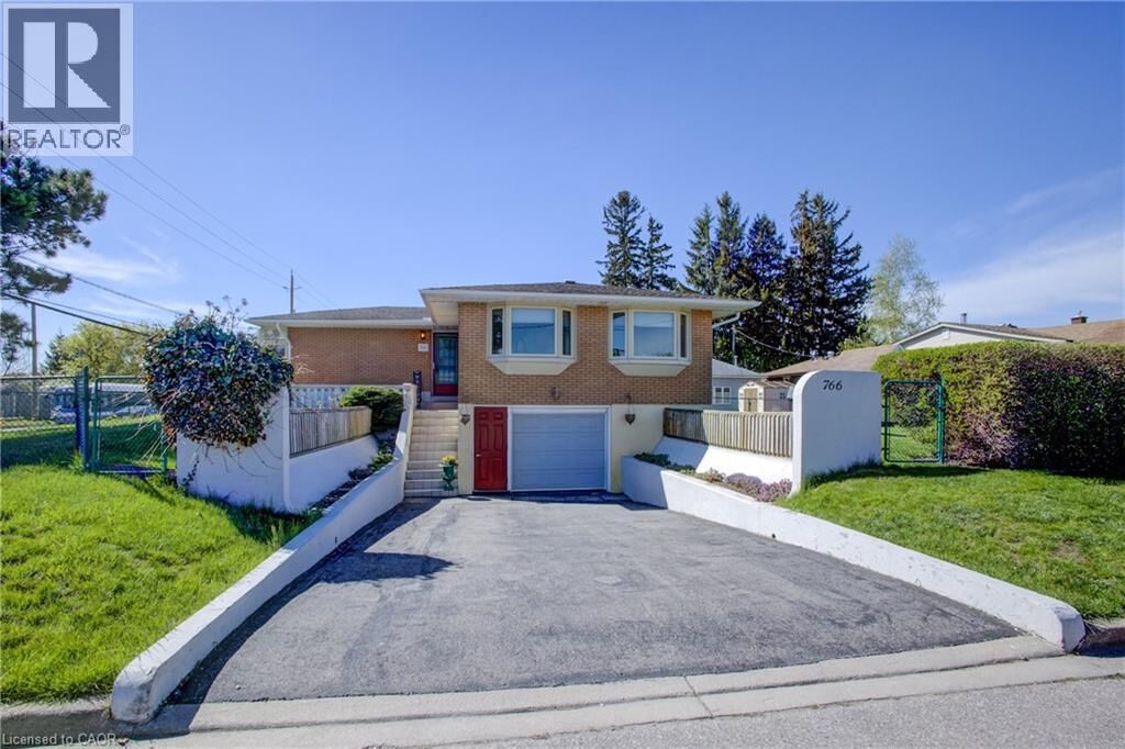 Property Photo:  766 Garden Street  ON N3H 4E6 