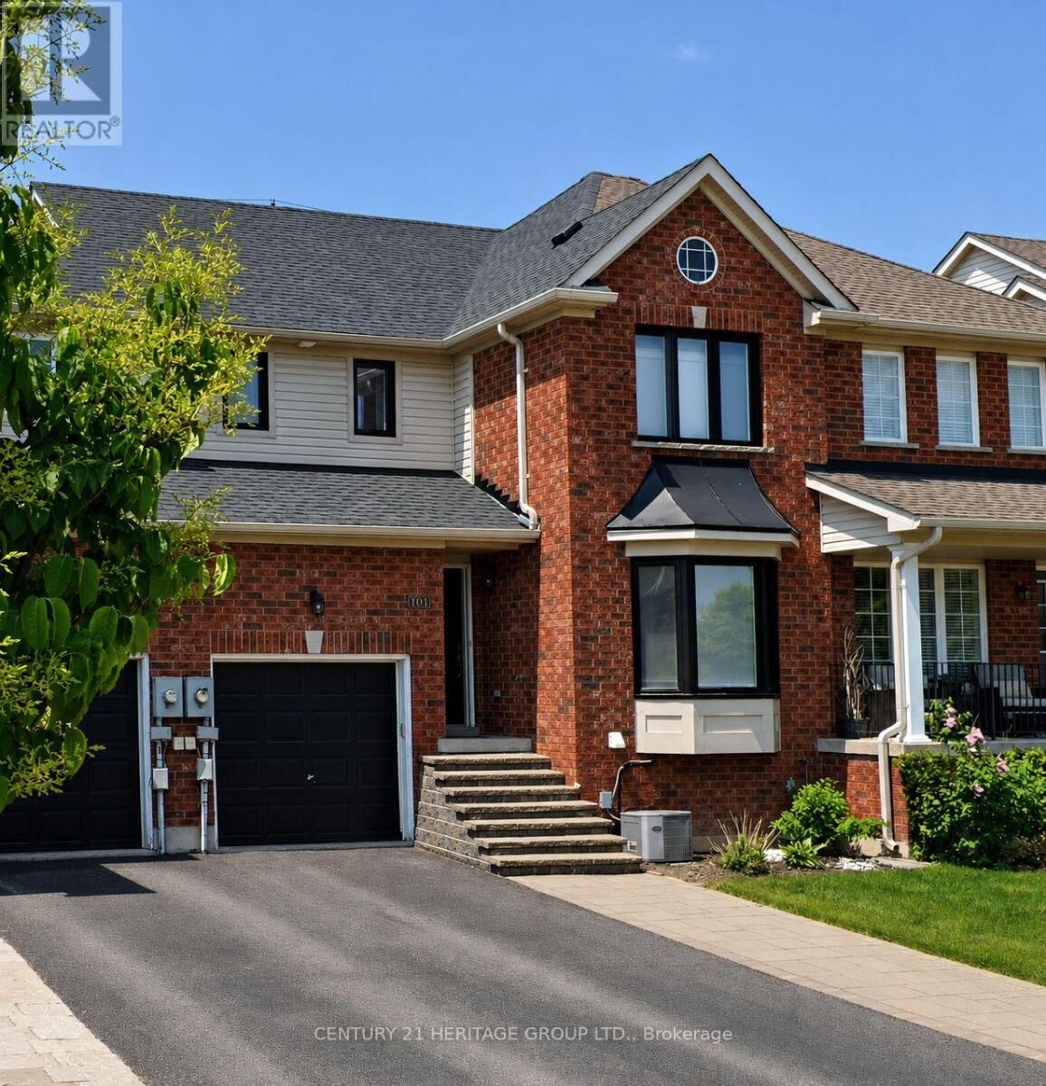 Property Photo:  101 Bentley Crescent  ON L4N 0Z1 