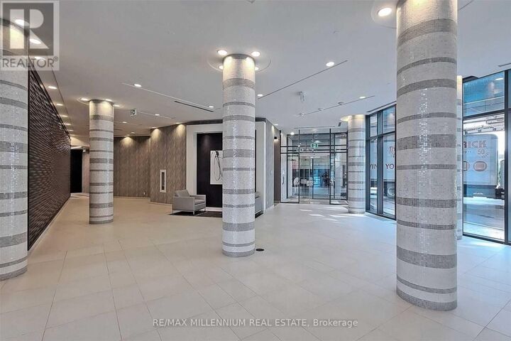 Property Photo:  49 East Liberty Street 2702  ON M6K 0B2 